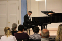 Robert B&iacute;l&yacute;